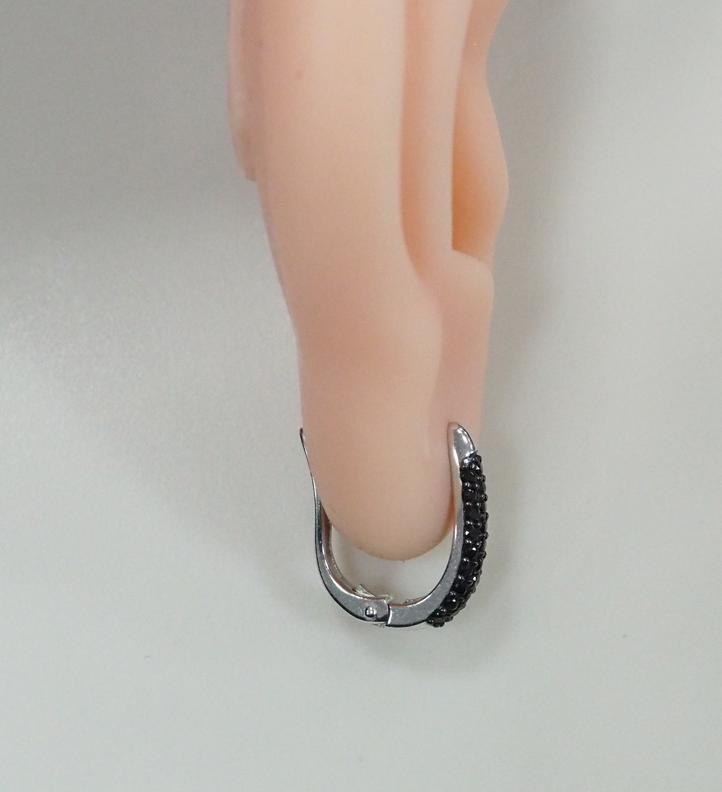 Серебряные серьги со шпинелью